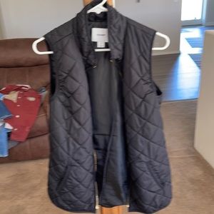 Old navy black vest size m tall